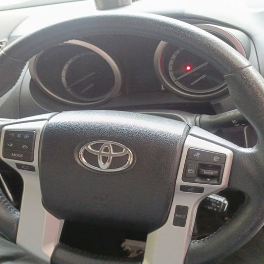 Toyota Prado 2010-2018 multimedia steering wheel buttons